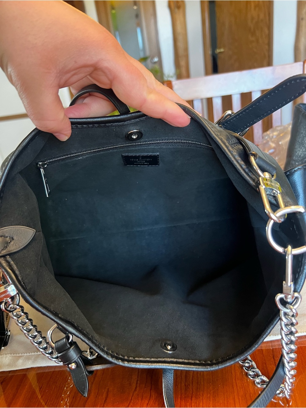 Louis Vuitton CarryAll Cargo Vibe PM - Picture 16 of 17